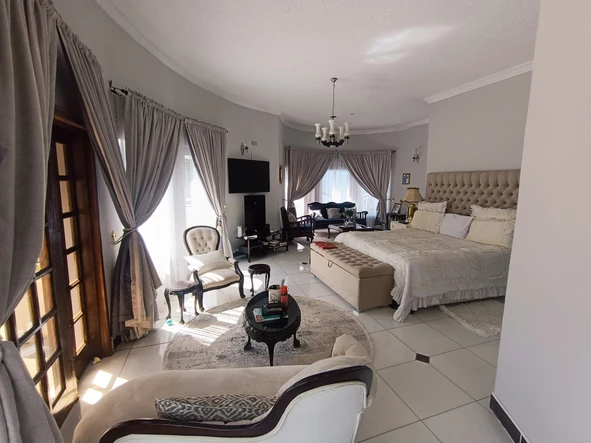 3 Bedroom Flat & Apartment