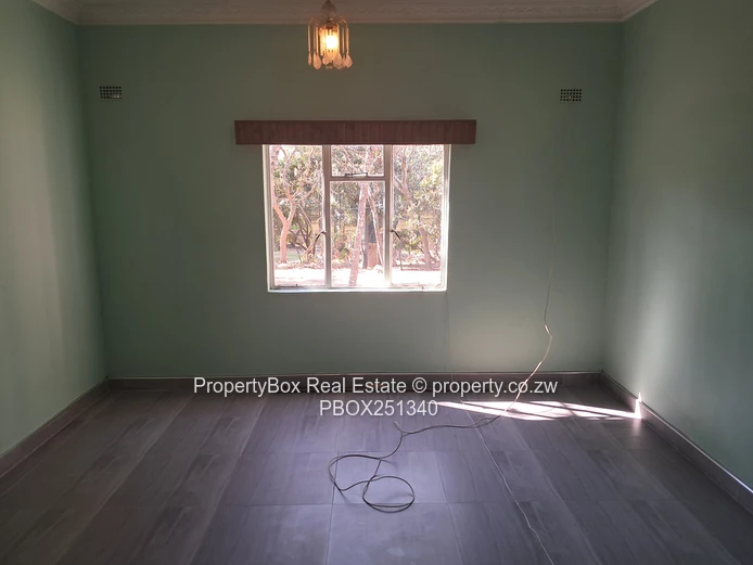 Glen Lorne double storey 6 bed house to rent for immediate occupation!