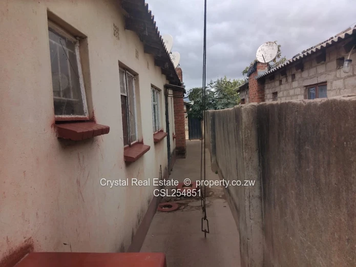 Chitungwiza House , Unit H