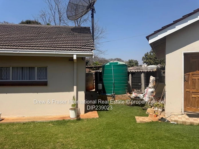 Upper Hillside Harare East Property available for rent as both commercial or residential $1350