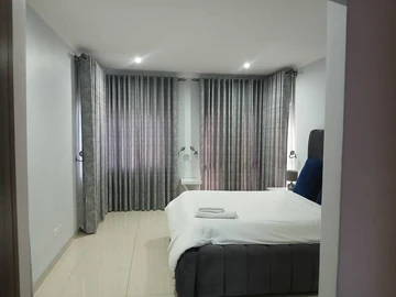 3 Bedroom Flat & Apartment