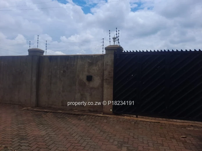 Tynwald, Harare West Spacious 4 bed home. 