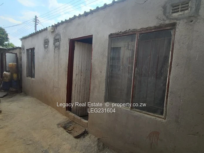 2-Bedroom Home for Sale in Zengeza 1