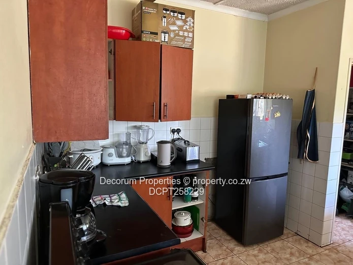 Mandara: 3-Bed Home on 4000m² with Pool & Borehole (Sole Mandate)
