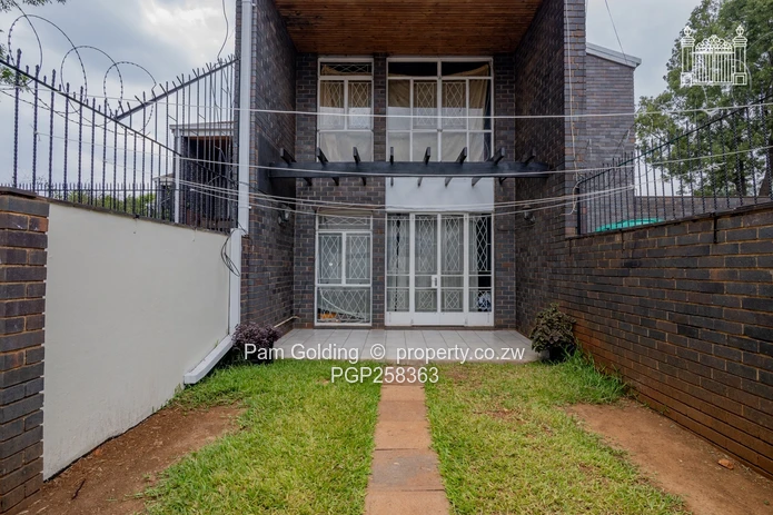 2 Bedroom Duplex Flat, Corner King George & Aberdeen