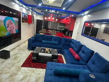 3 Bedroom Flat & Apartment