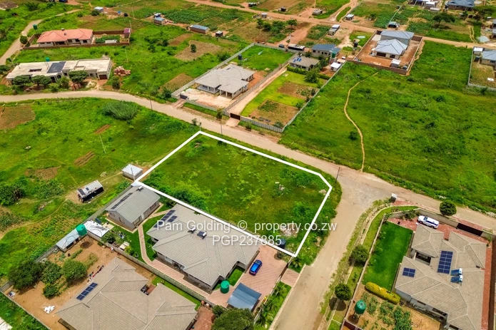 1500 Square Meter Stand For Sale in Haydon