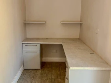 4 Bedroom Flat & Apartment
