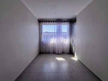 2 Bedroom Flat & Apartment