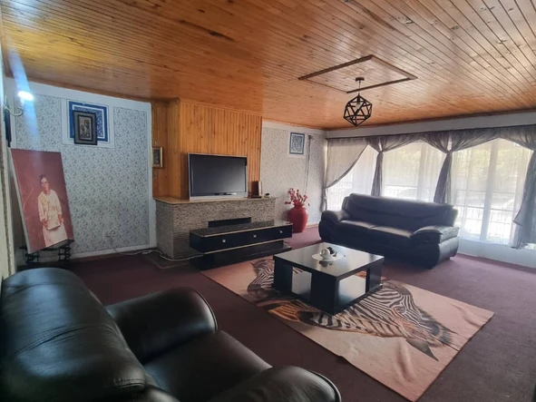 5 Bedroom House