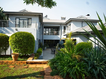 5 Bedroom House