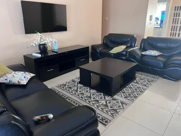 3 Bedroom Flat & Apartment