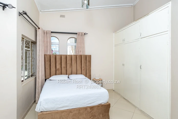 Stunning 5 bed fully furnished house in Glenlorne