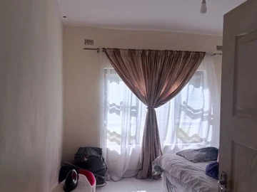 3 Bedroom Flat & Apartment