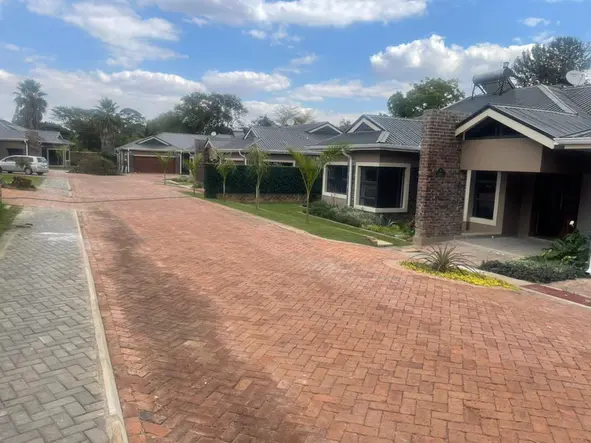 6 Unit Townhouse Complex