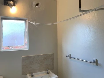 2 Bedroom Flat & Apartment