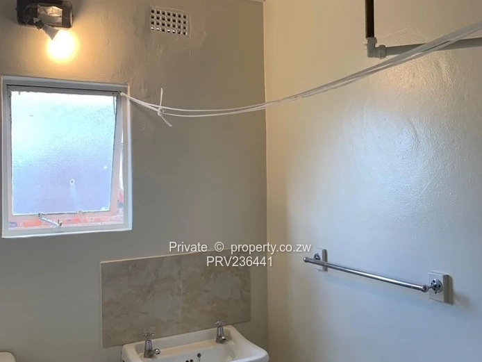 Beautiful and neat 2bed flat in Mufakose , Mukonono Rd. All floors are tiled .