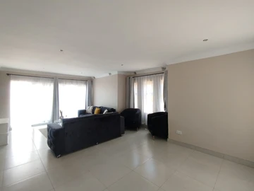 3 Bedroom Flat & Apartment