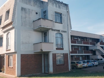 2 Bedroom Flat & Apartment