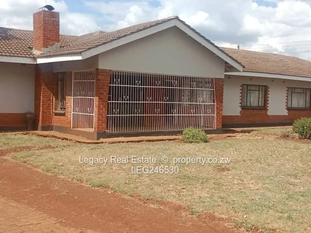Imposing Marlborough Property With Borehole And Cottage,Large Title Deed Property .