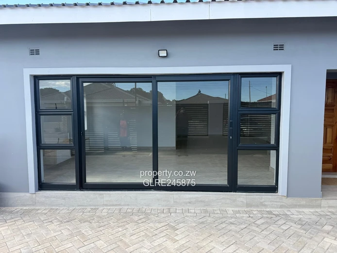 Mabvazuva: Modern 3-Bed Home with Borehole & Paved Yard