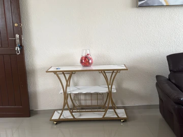 2 Bedroom Flat & Apartment