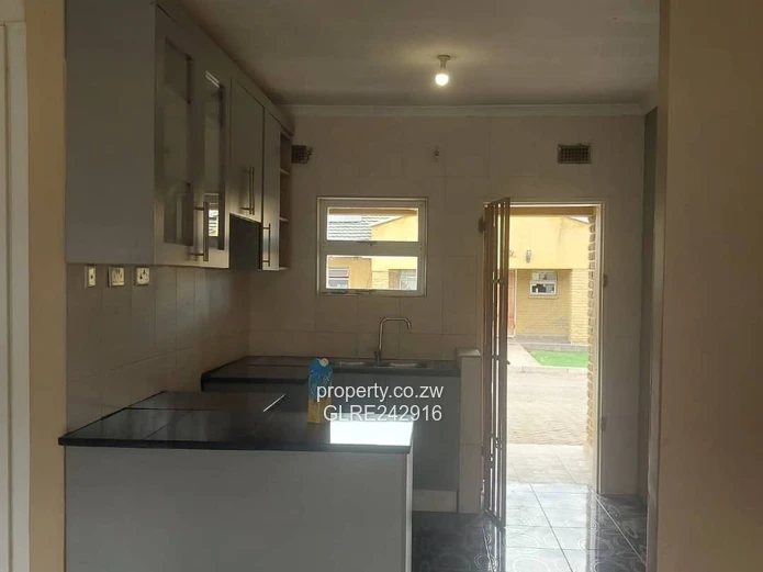 Madokero 2-Bed Garden Flat - Built-in Cupboards & Borehole