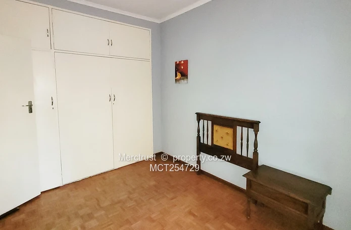 Spacious, immaculate garden flat! (Sole Mandate)
