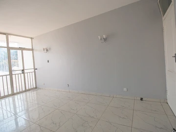 2 Bedroom Flat & Apartment