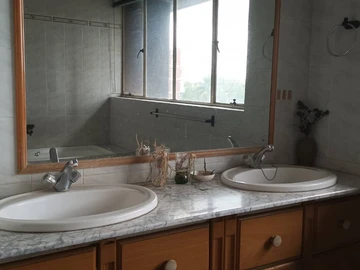 3 Bedroom Flat & Apartment