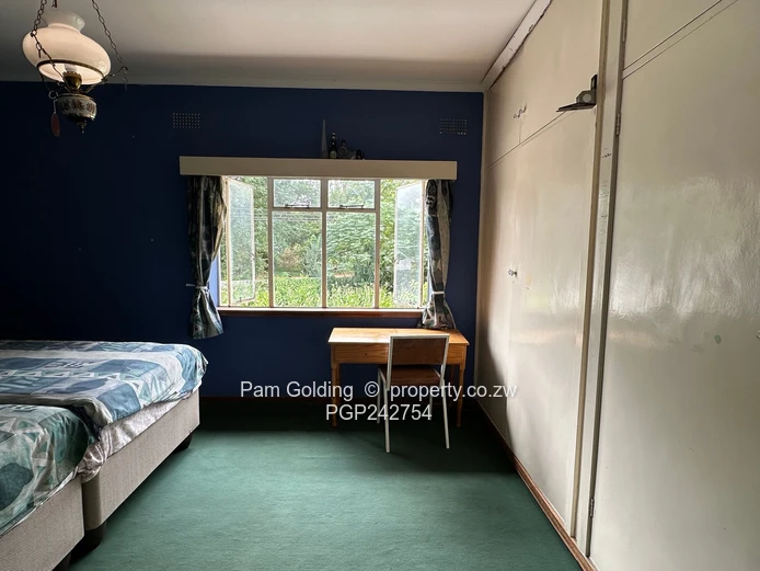 Tranquil Family Retreat With A Natural Stream