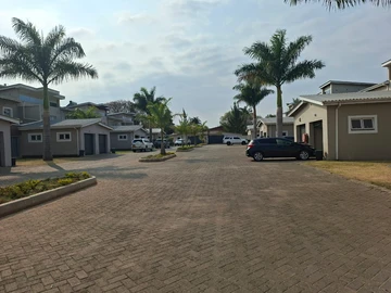 4 Bedroom Flat & Apartment