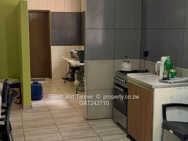 Suburbs – 4 Bedroom House For Sale