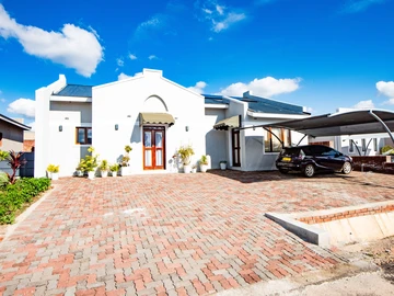 Townhouse/Complex/Cluster For Sale in Greendale