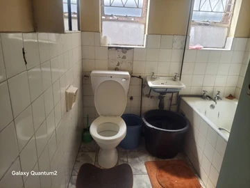 2 Bedroom Flat & Apartment