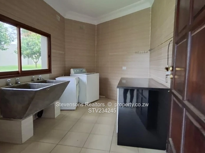 A luxurious 6 bedroomed house for sale in Shawasha Hills 