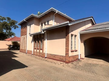 3 Bedroom Flat & Apartment