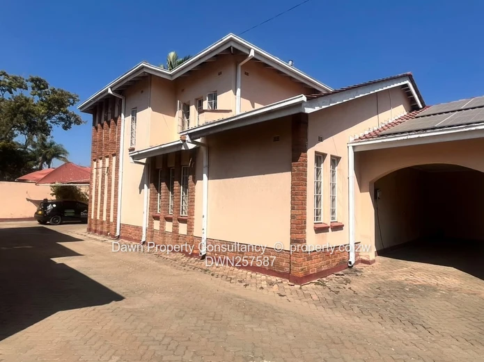 Newlands 3-Bed Flat with Borehole and Private Pool (Sole Mandate)