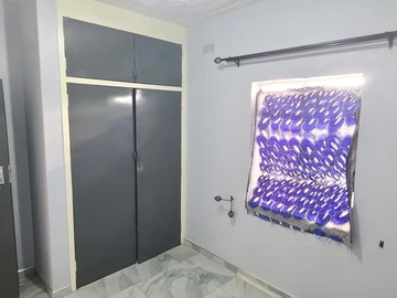 2 Bedroom Flat & Apartment