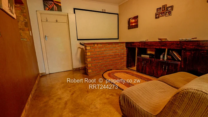 House for Sale in Monavale (Sole Mandate)