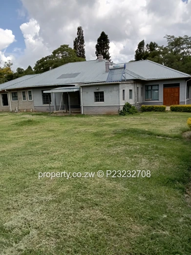 Newlands Office: 780m² with 10 Big Offices + a Conference Space on 6,100m² — Paved Drive & Borehole