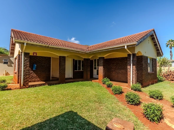 8 Bedroom House
