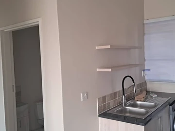 2 Bedroom Flat & Apartment