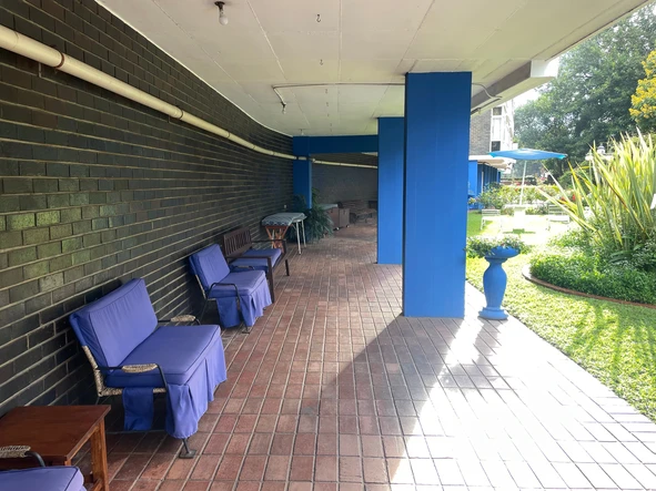 2 Bedroom Flat & Apartment