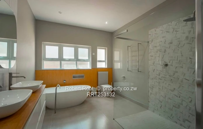 4 bed family home in Glen Lorne