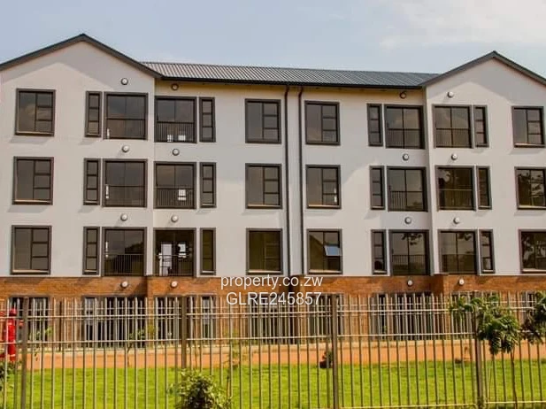 Charming 2-Bed House with Borehole in Aspindale Park