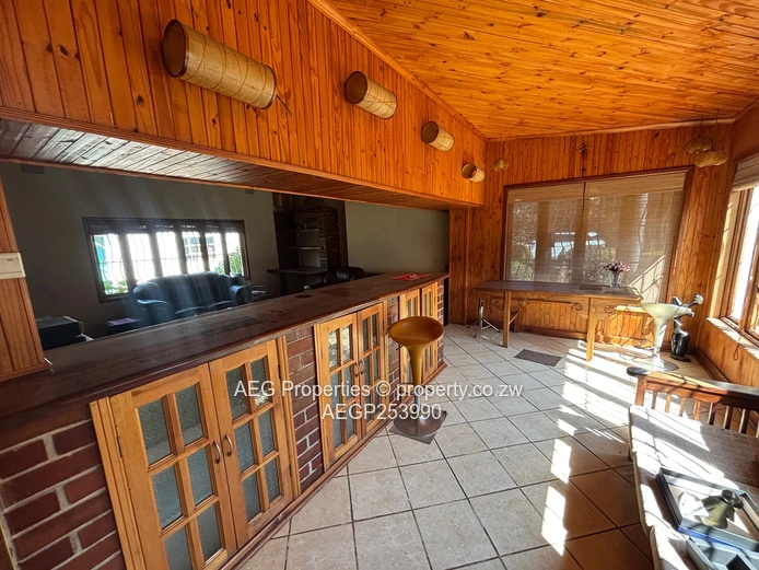 5 Bed House To Rent EmeraldHill