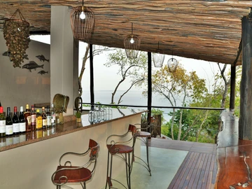 Hotel & Lodge