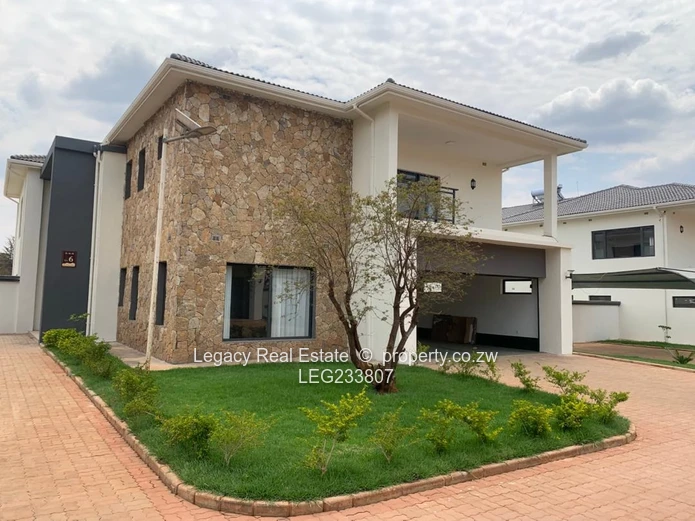 Pomona Luxurious 5-Bedroom Townhouse for Sale