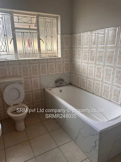 Neat 3 bedroomed house to let in Bloomingdale